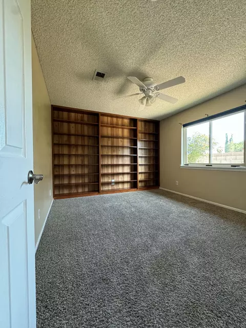 43748 Mona St, Lancaster, CA 93535 photo 9