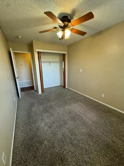 43748 Mona St, Lancaster, CA 93535 photo 8