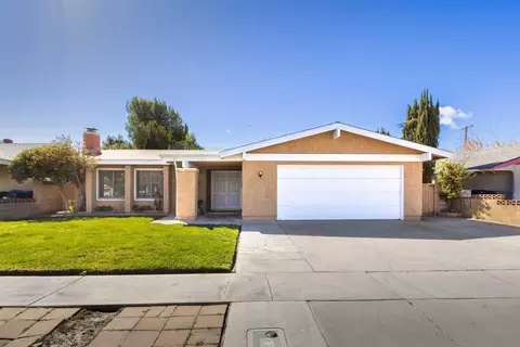 2518 Ave R-2 E, Palmdale, CA 93550