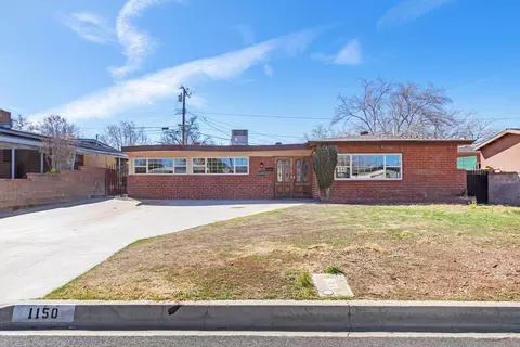 1150 Avenue J13 W, Lancaster, CA 93534