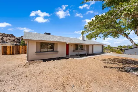 Exterior - 40107 173rd St E, Palmdale, CA 93591 photo 4 of 13