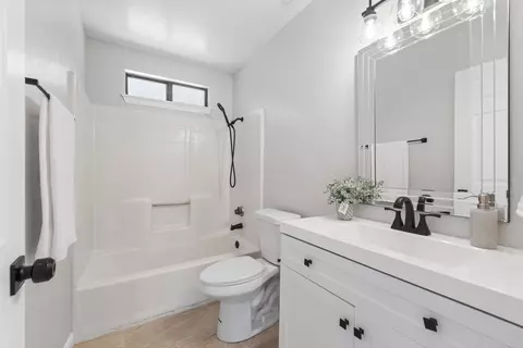 Bath - 40107 173rd St E, Palmdale, CA 93591 photo 1 of 2
