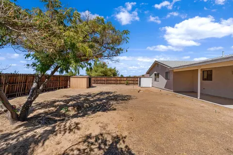 Exterior - 40107 173rd St E, Palmdale, CA 93591 photo 10 of 13
