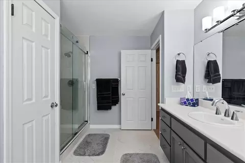 Bath - 17641 Dike Ct, Tehachapi, CA 93561 photo 3 of 3