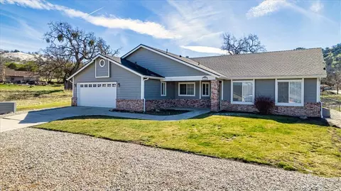 Exterior - 17641 Dike Ct, Tehachapi, CA 93561 photo 2 of 6