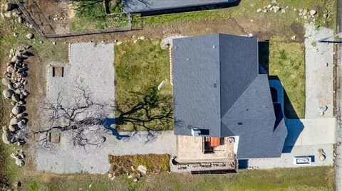 View/Area - 17641 Dike Ct, Tehachapi, CA 93561 photo 4 of 4