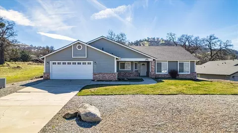 17641 Dike Ct, Tehachapi, CA 93561