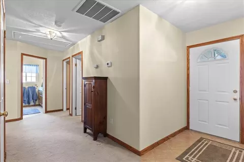 Entry Way - 17641 Dike Ct, Tehachapi, CA 93561 photo 2 of 3