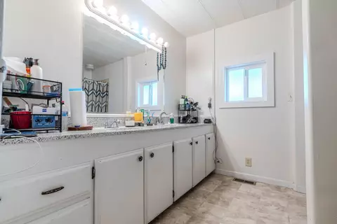 1449 I Ave E #D20, Lancaster, CA 93535 photo 12