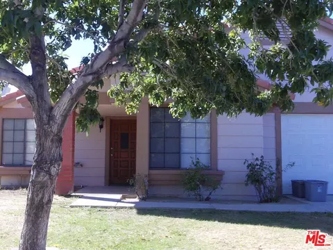 37323 26th St E, Palmdale, CA 93550