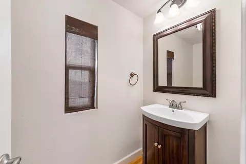 Bath - 32020 163rd St E, Llano, CA 93544 photo 5 of 5