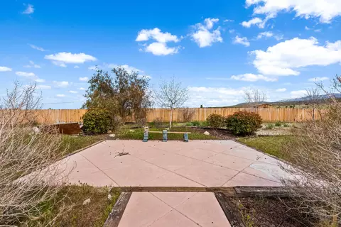 Exterior - 32020 163rd St E, Llano, CA 93544 photo 10 of 11