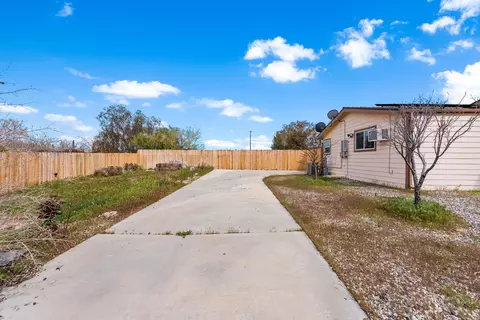 Exterior - 32020 163rd St E, Llano, CA 93544 photo 5 of 11