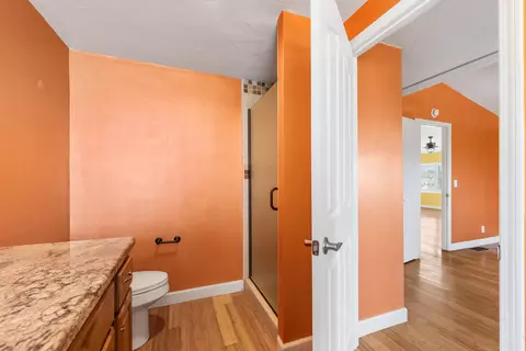 Bath - 32020 163rd St E, Llano, CA 93544 photo 3 of 5