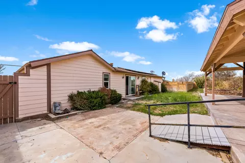 Exterior - 32020 163rd St E, Llano, CA 93544 photo 2 of 11