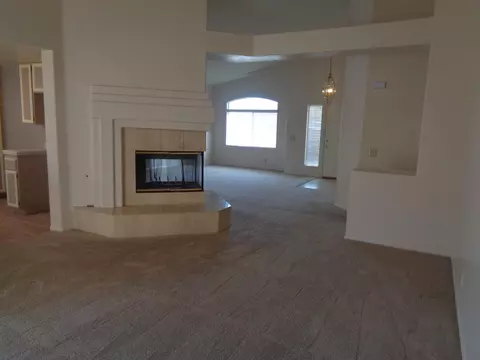 Living - 2425 Dixie St, Rosamond, CA 93560 photo 5 of 8