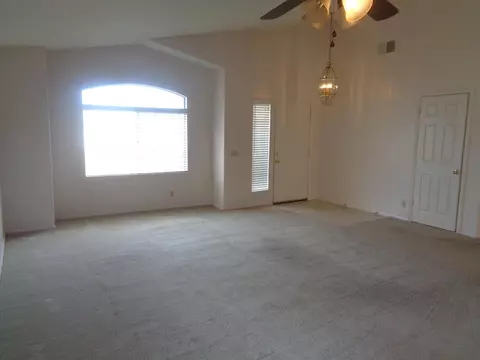 Living - 2425 Dixie St, Rosamond, CA 93560 photo 3 of 8