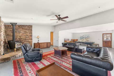 Living - 29009 195th St E, Llano, CA 93544 photo 2 of 4