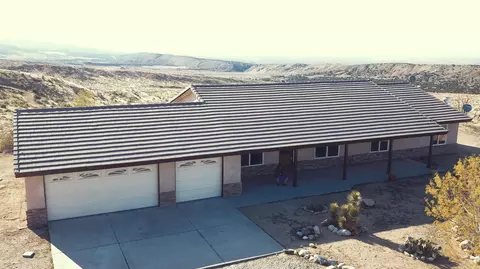 Exterior - 29009 195th St E, Llano, CA 93544 photo 2 of 9