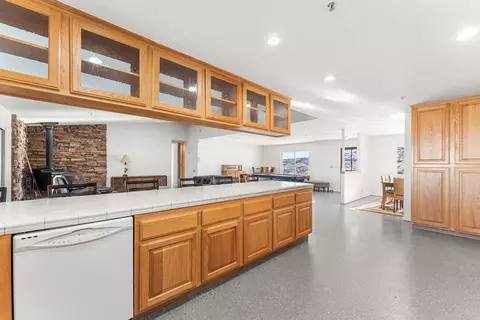 Kitchen - 29009 195th St E, Llano, CA 93544 photo 1 of 6
