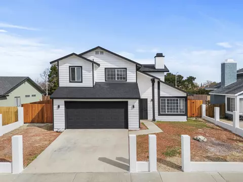 4821 Katrina Pl, Palmdale, CA 93552