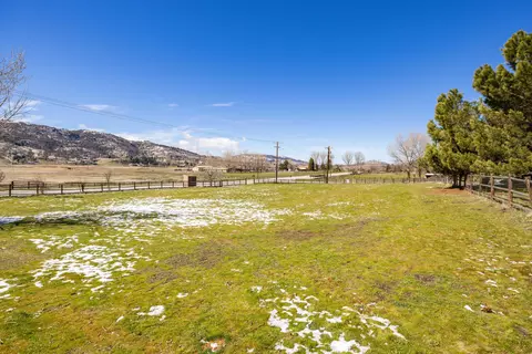 27720 Oakflat Dr, Tehachapi, CA 93561 photo 43