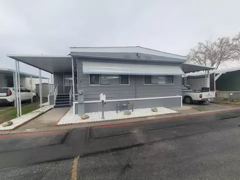 45800 Challenger Way #SPC 80, Lancaster, CA 93535