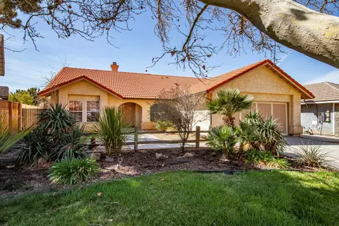 1506 High Point Dr, Palmdale, CA 93550