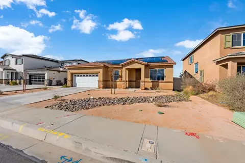 5465 Lilac Dr, Palmdale, CA 93552