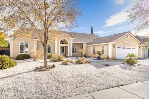 39766 Golfers Dr, Palmdale, CA 93551