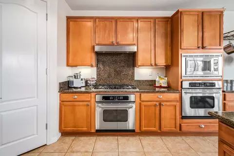 Kitchen - 4379 Paddock Way, Lancaster, CA 93536 photo 3 of 4