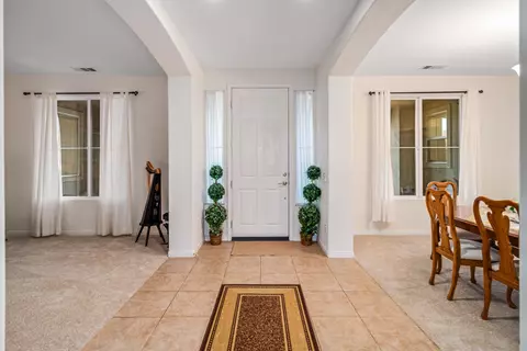 Entry Way - 4379 Paddock Way, Lancaster, CA 93536 photo 2 of 4