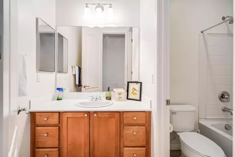 Bath - 4379 Paddock Way, Lancaster, CA 93536 photo 3 of 4