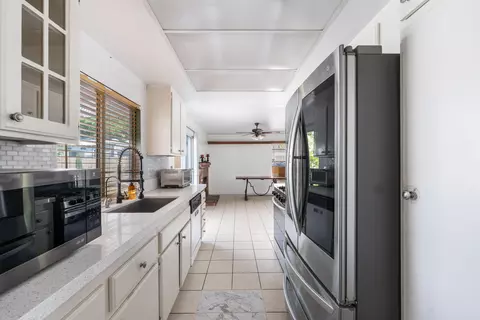 Kitchen - 44611 Stonebridge Ln, Lancaster, CA 93536 photo 1 of 5