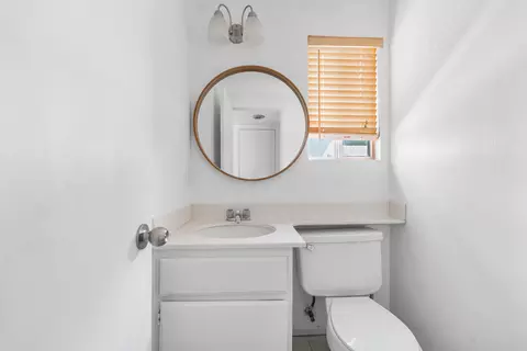 Bath - 44611 Stonebridge Ln, Lancaster, CA 93536 photo 1 of 2