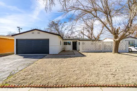 602 Nugent St E, Lancaster, CA 93535
