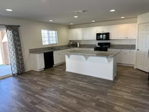 Kitchen - 2831 Wandoo Rd, Palmdale, CA 93551 photo 5 of 5
