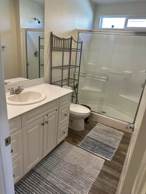 Bath - 2831 Wandoo Rd, Palmdale, CA 93551 photo 1 of 10