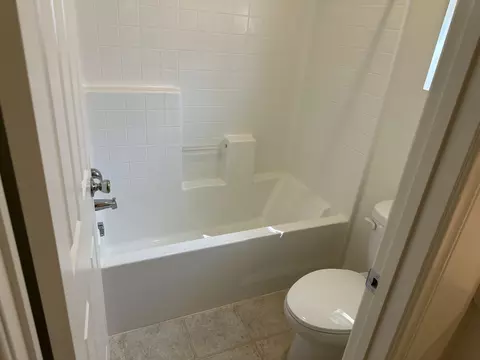 Bath - 2831 Wandoo Rd, Palmdale, CA 93551 photo 5 of 10