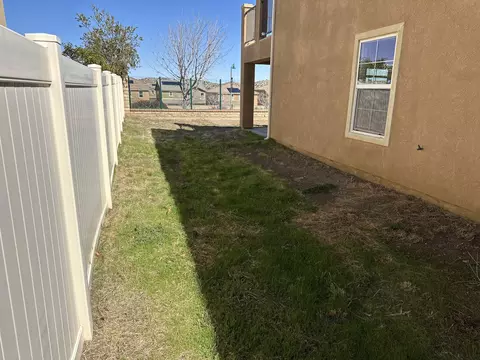 Exterior - 2831 Wandoo Rd, Palmdale, CA 93551 photo 10 of 12