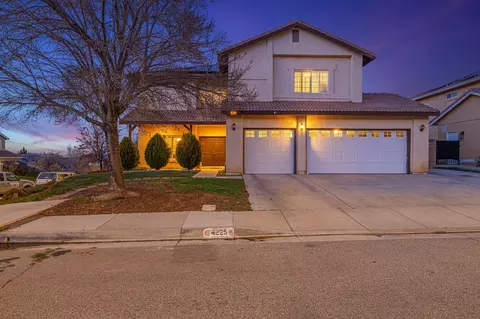 4225 Grandview Dr, Palmdale, CA 93551