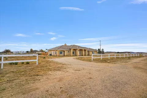 49540 90th St W, Lancaster, CA 93536