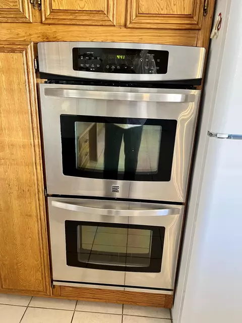 Kitchen - 44040 Halcom Ave, Lancaster, CA 93536 photo 6 of 6