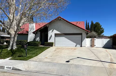 Exterior - 44040 Halcom Ave, Lancaster, CA 93536 photo 2 of 14