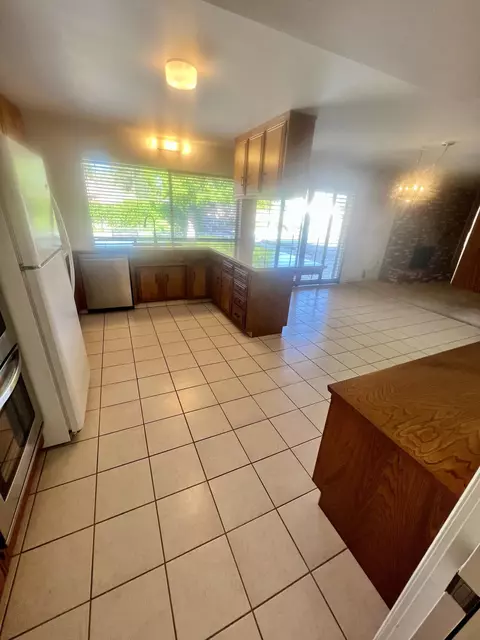 Kitchen - 44040 Halcom Ave, Lancaster, CA 93536 photo 1 of 6
