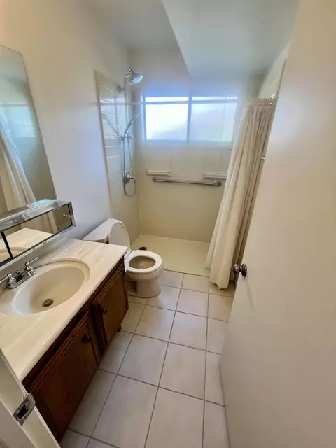 Bath - 44040 Halcom Ave, Lancaster, CA 93536 photo 1 of 3
