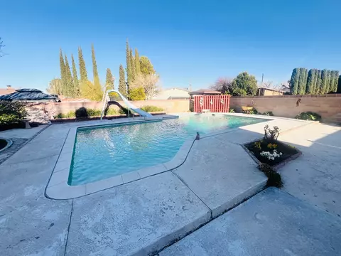 Exterior - 44040 Halcom Ave, Lancaster, CA 93536 photo 5 of 14