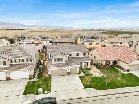 43349 Brandon Thomas Way, Lancaster, CA 93536 photo 3