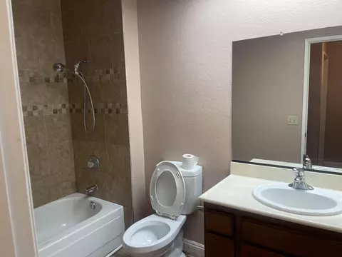 Bath - 37018 33rd St E, Palmdale, CA 93550 photo 3 of 3