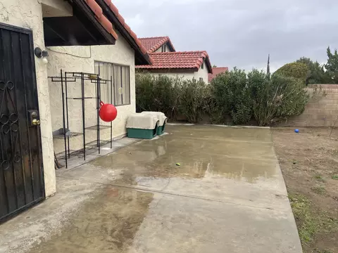 Exterior - 37018 33rd St E, Palmdale, CA 93550 photo 2 of 4